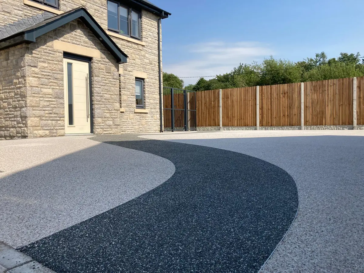 Two-tone resin-bound driveway laid by Robinson Brickwork & Paving